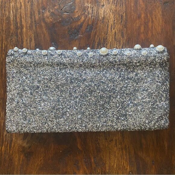 Sondra Roberts Pearl Silver Glitter w/Raised pearl Accents Clutch/Shoulder Bag - Picture 7 of 11